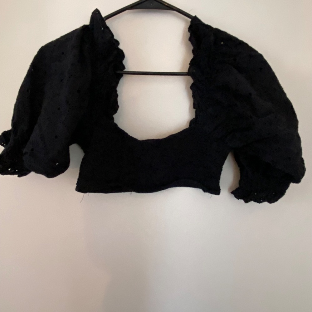 Urban Outfitters Black Crop Top w/ Puff Sleeves (M)
